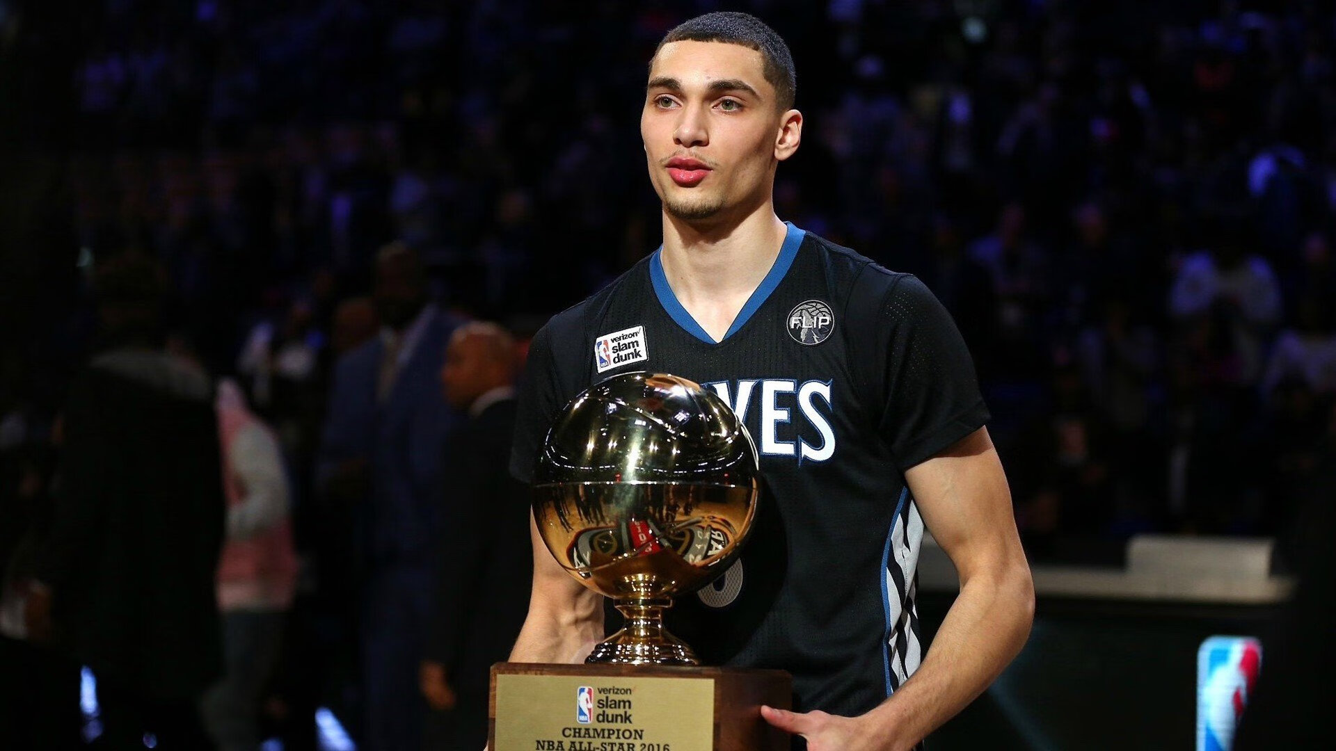 《英雄联盟》“深渊”主题新英雄曝光,技能炫酷引期待