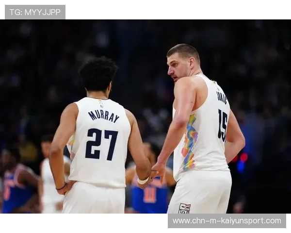 约基奇罚球线外稳稳命中，掘金抵挡住对手反扑